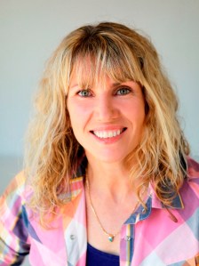 Interview with writer Kirsty Eagar by Nicole Melanson - photo by Carol Gibbins